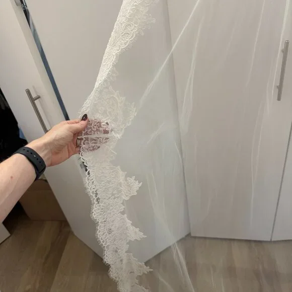 Cathedral Lace Wedding Veil - Picture 5 of 7